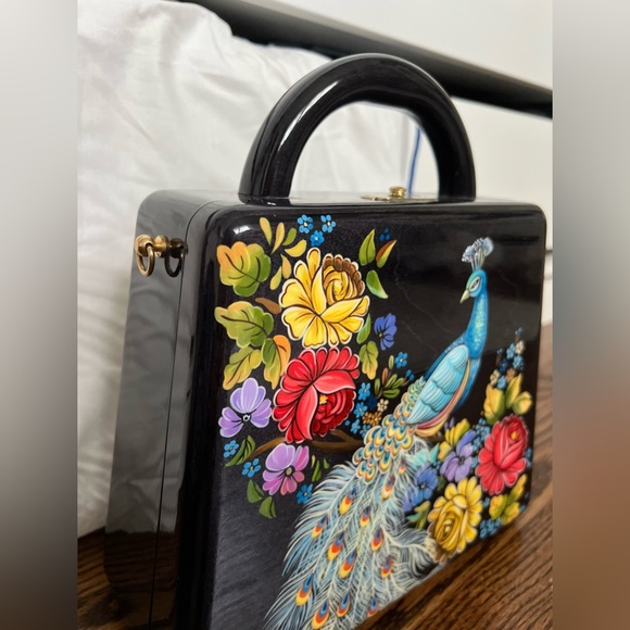 Handbag MYBACIO made of wood like new condition but small scratch on the toner - Picture 3 of 8